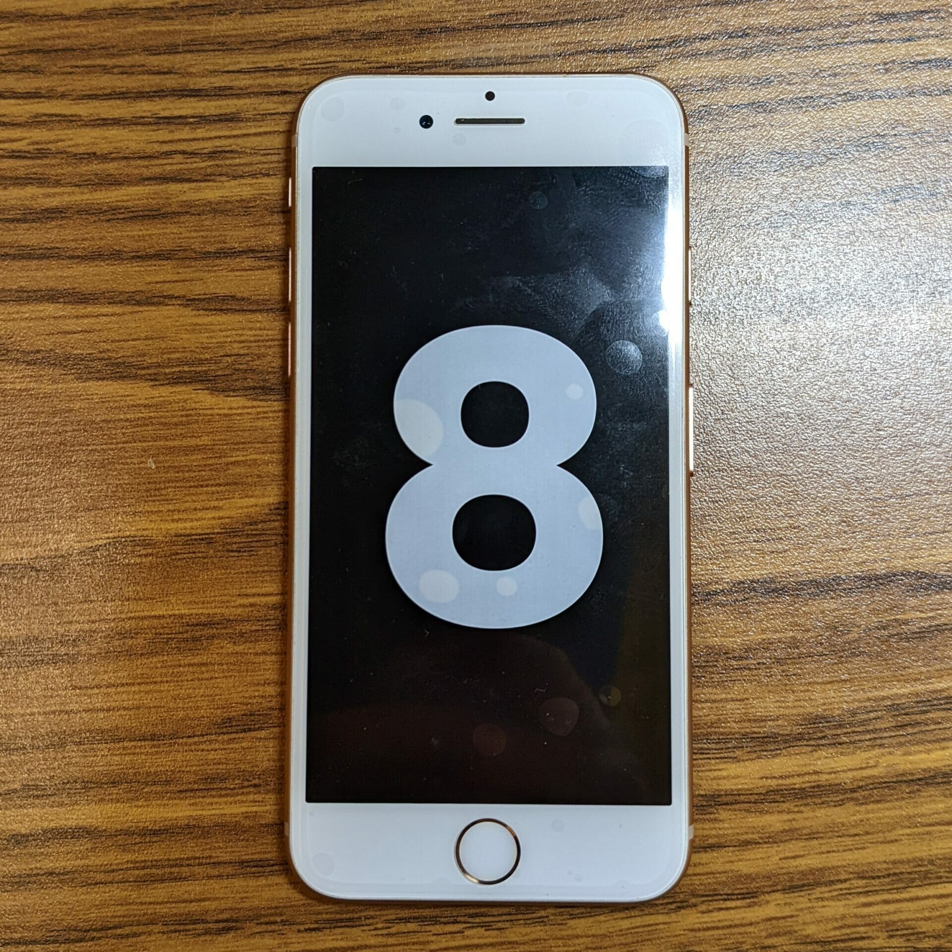 iPhone 8 (GSM Unlocked) 64GB Gold – Grade B | Dataforge