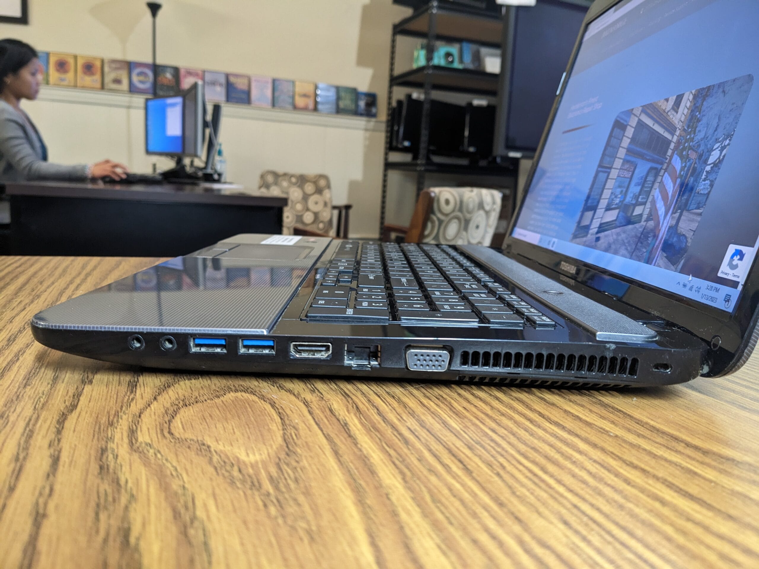 Toshiba Satellite L875D-S7332, AMD A6-4400M 2.7ghz, 6gb RAM, 120gb