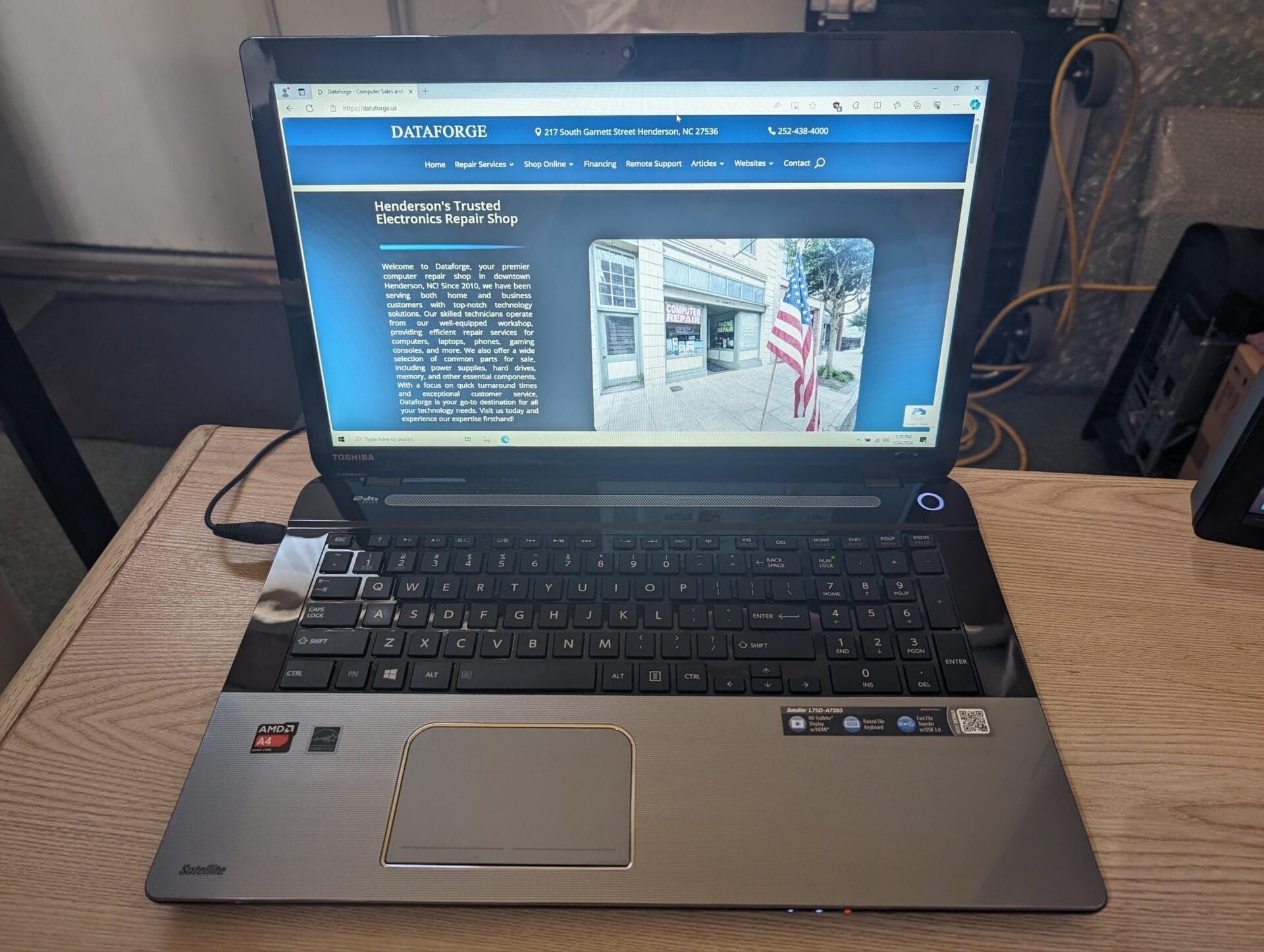 Toshiba Satellite L75D-A7283 A405999 6gb RAM 120gb SSD 17.3 Inch Toshiba Satellite L75D-A7283 A405999 6gb RAM 120gb SSD 17.3 Inch